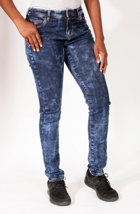 Barisimo’s Love for Women Jeans